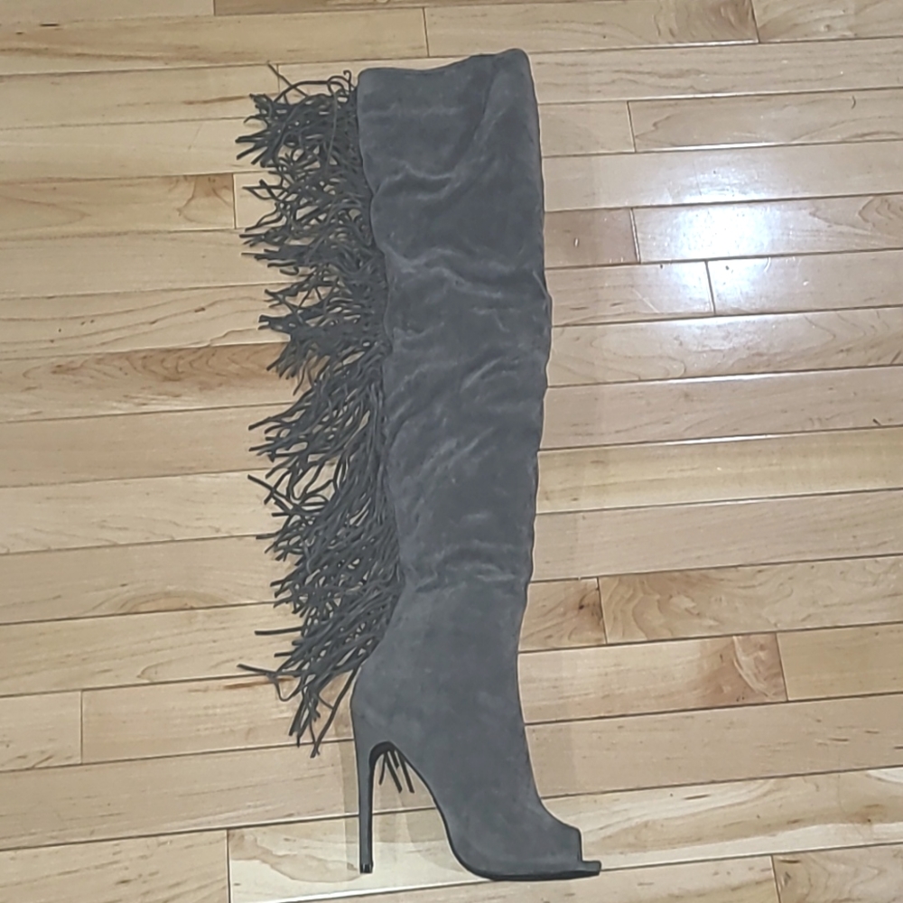Scene gray fringe over the knee boots. Sz 6